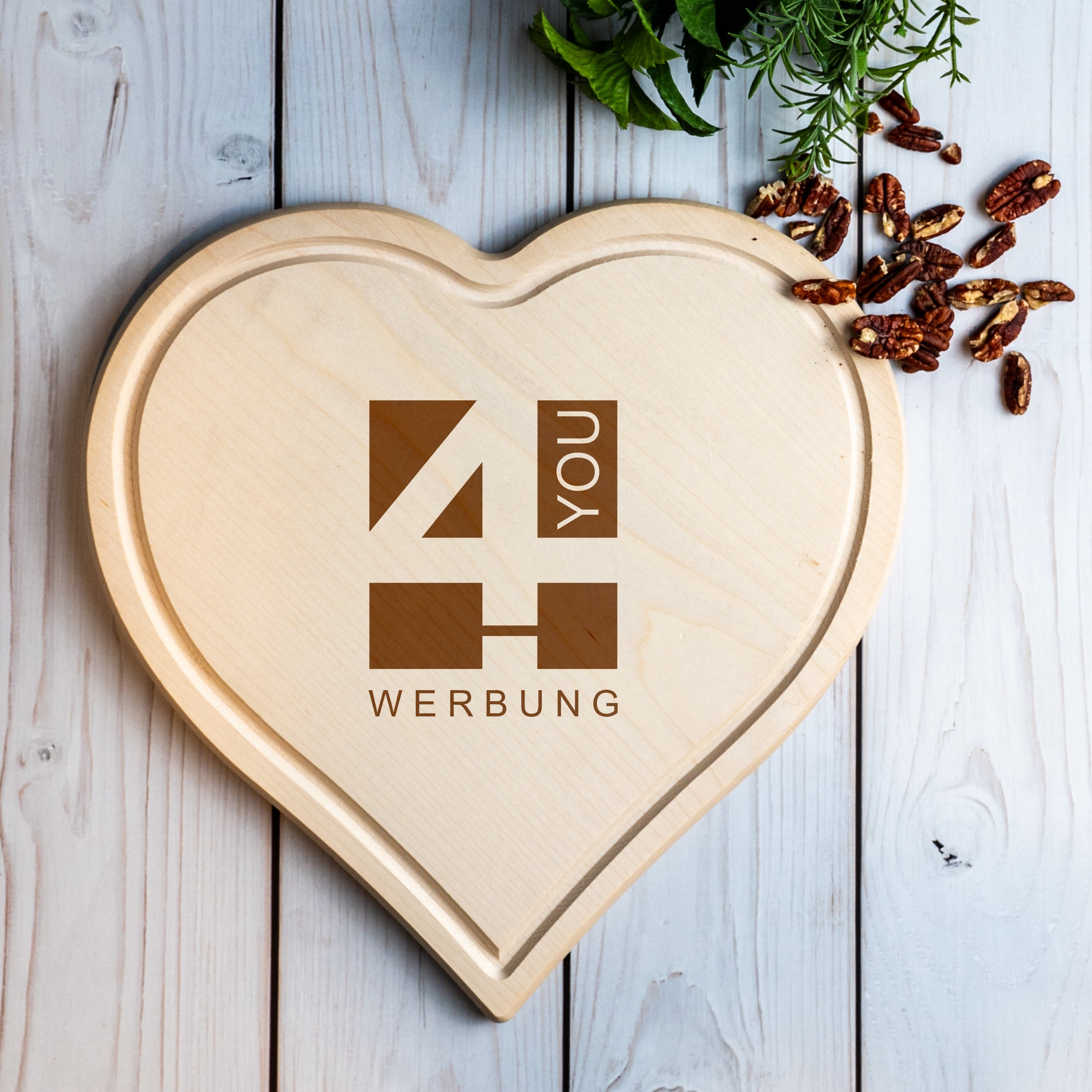 Schneidebrettchen - Herz mit Logo