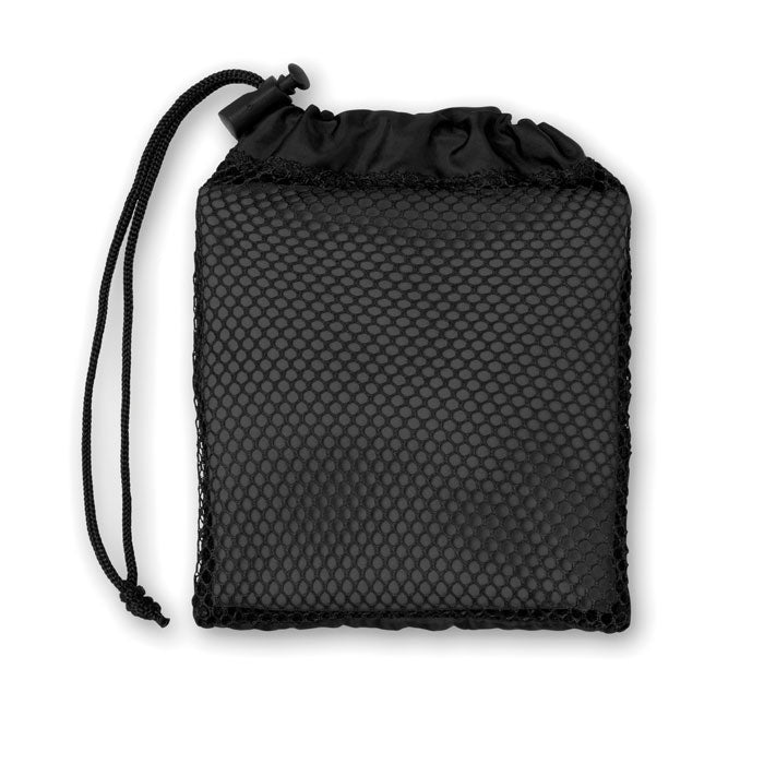 Sporthandtuch in praktischer Tasche