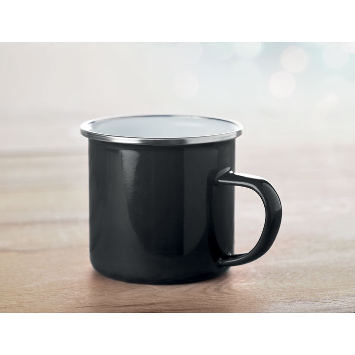 Emaillierter Metall-Becher im Vintage-Look