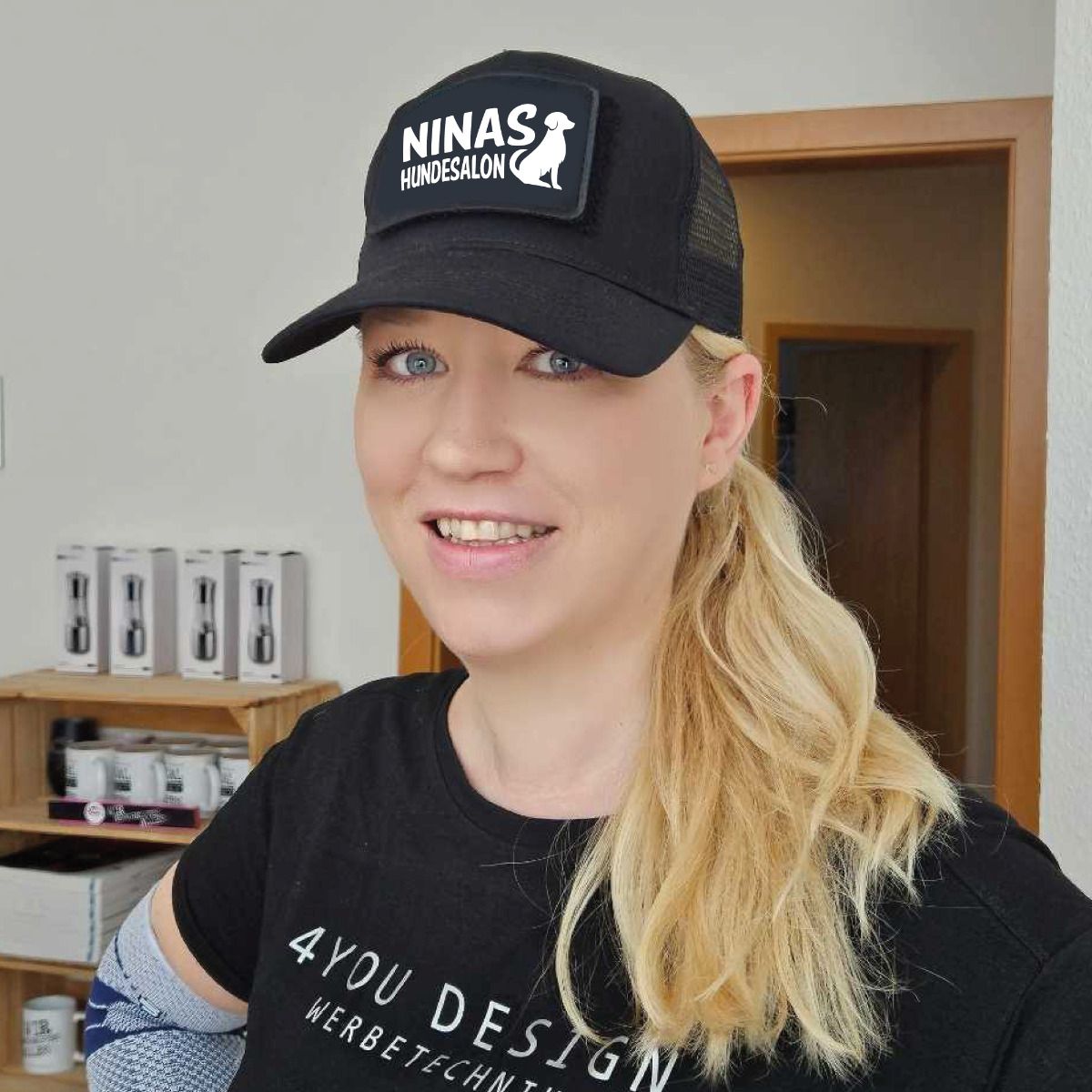 Removable Cap mit Patch - Snapback Trucker schwarz