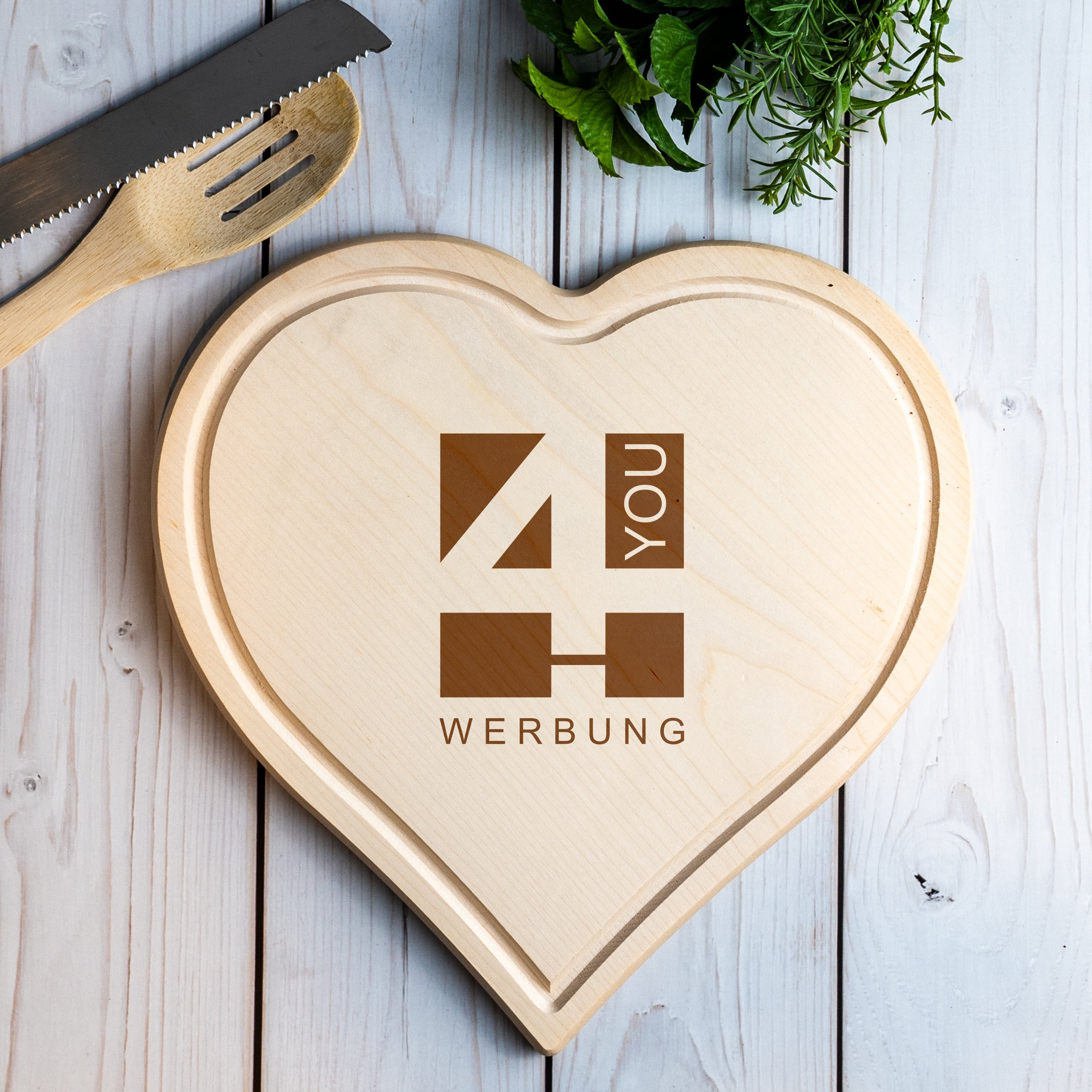 Schneidebrettchen - Herz mit Logo