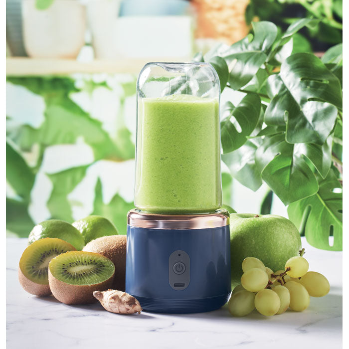 Praktischer Smoothie Mixer