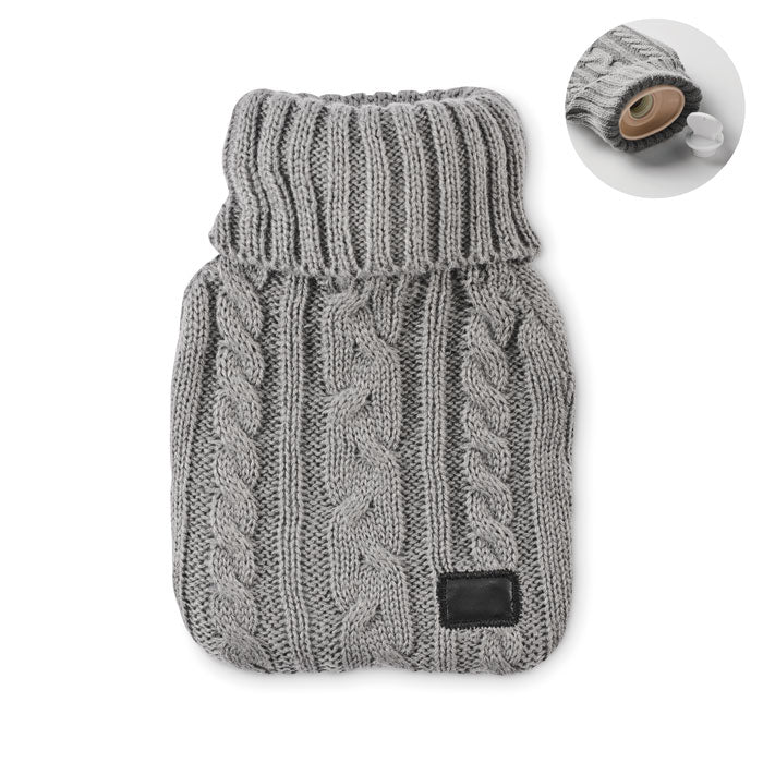 Wärmflasche mit gestricktem Bezug